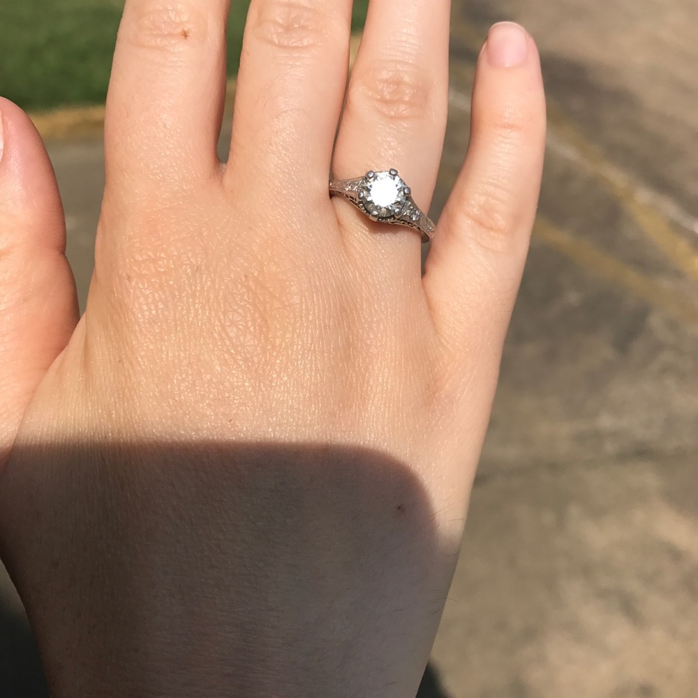 STUNNING 0.95 ct vintage engagement ring! 💍 - Picture 3 of 8